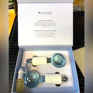 Norwex Cooling Facial Globes w/ Oil Sample BNIB